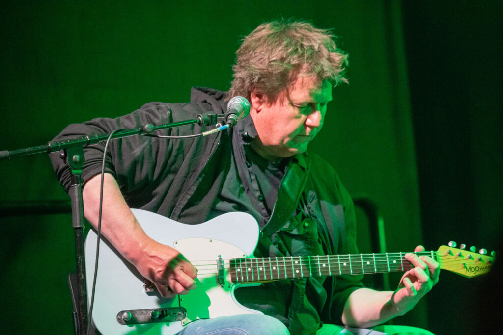 Olav Poulsen på Guitar og slideguitar med Ivan Sand & Rust
